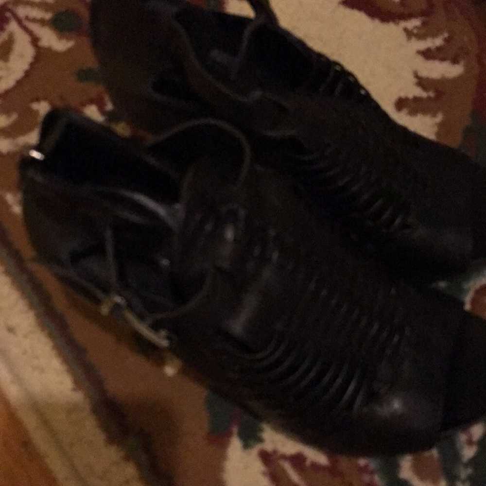 High heel - Picture 2 of 2